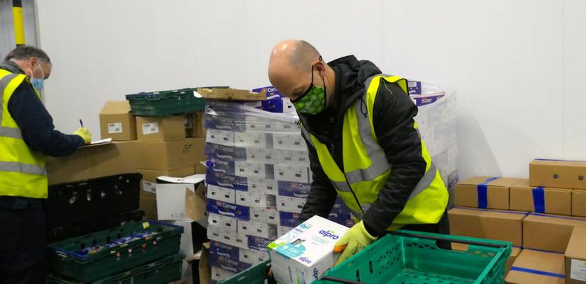 Frivillige i full sving hos FareShare.