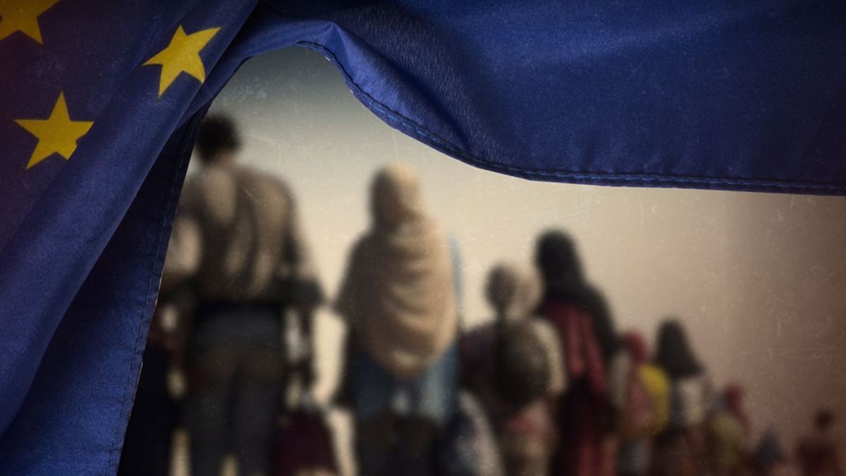 The Newsfeed of 2 Billion People Telling a Different Truth