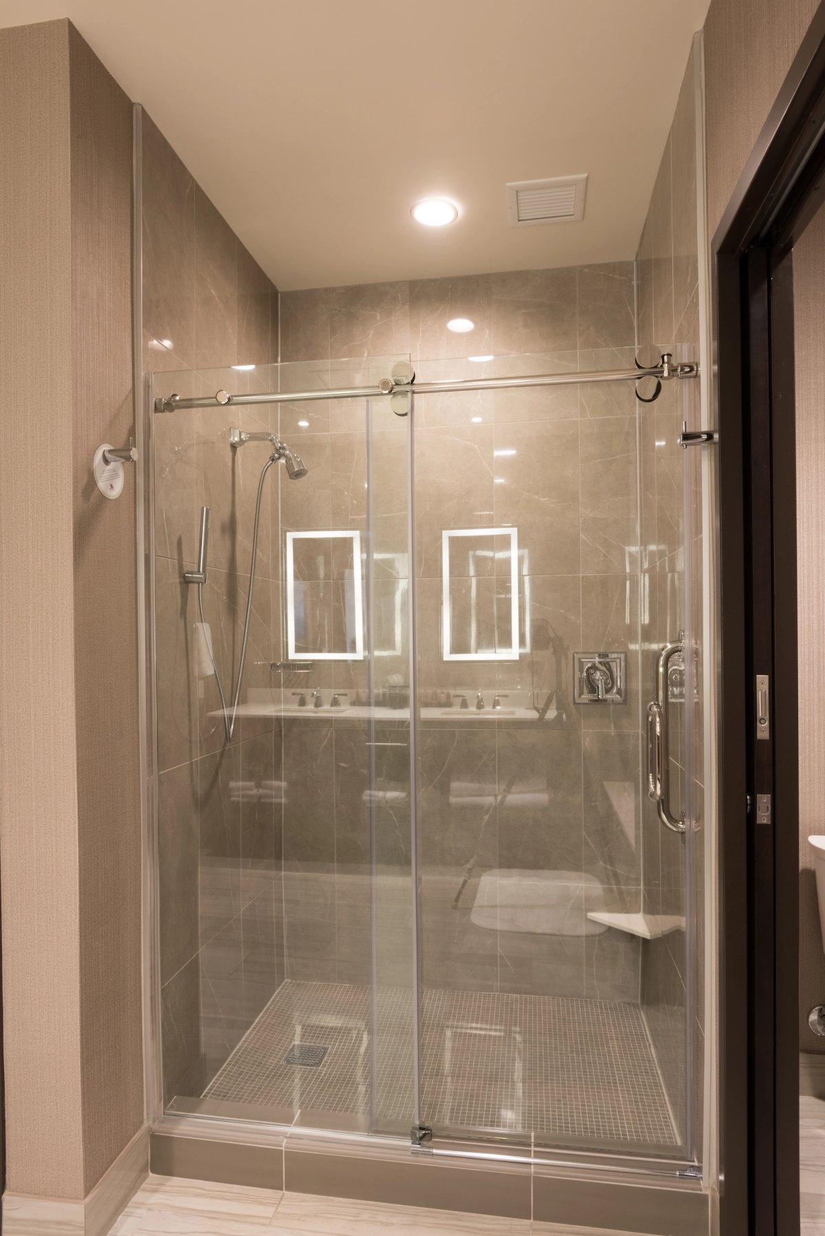 Marriott Harbor Center project photograph 9