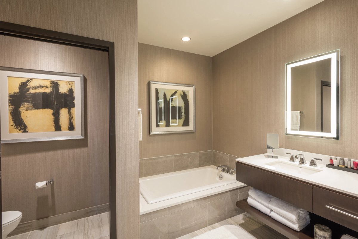 Marriott Harbor Center project photograph 8