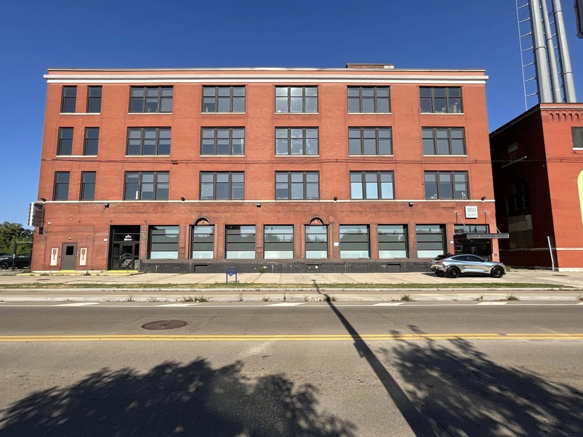 960 Busti Ave project photograph 10