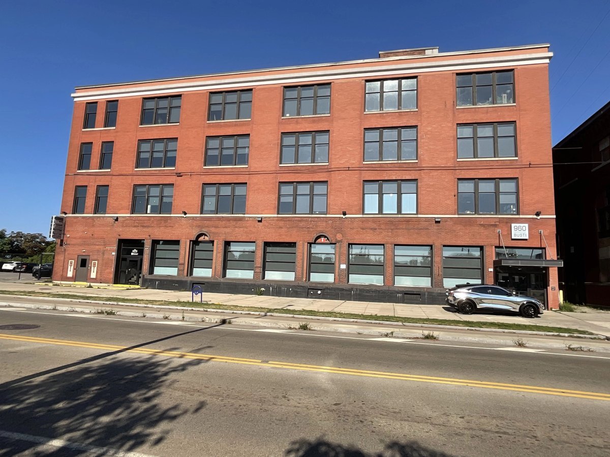 960 Busti Ave project photograph 11