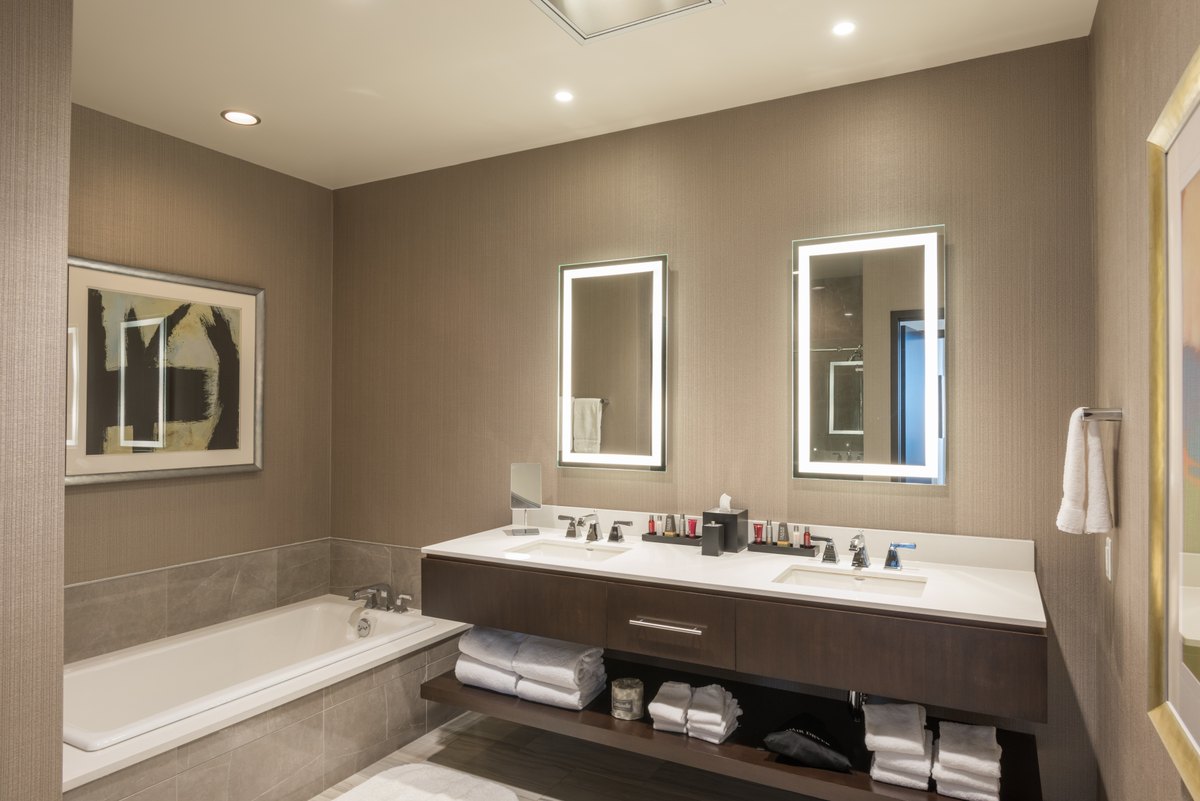 Marriott Harbor Center project photograph 12