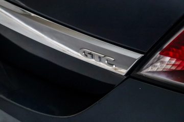 Opel Astra GTC 1.9 CDTI - fotografia 10