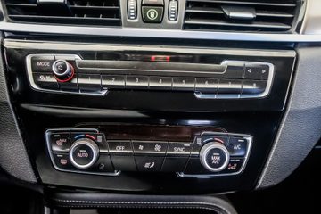 BMW X1 16 d sDrive Line xLine - fotografia 54