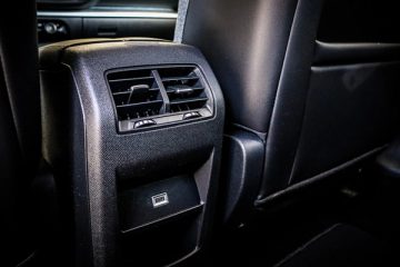 Citroën C5 X 1.6 Hybrid Plus e-EAT8 - fotografia 13