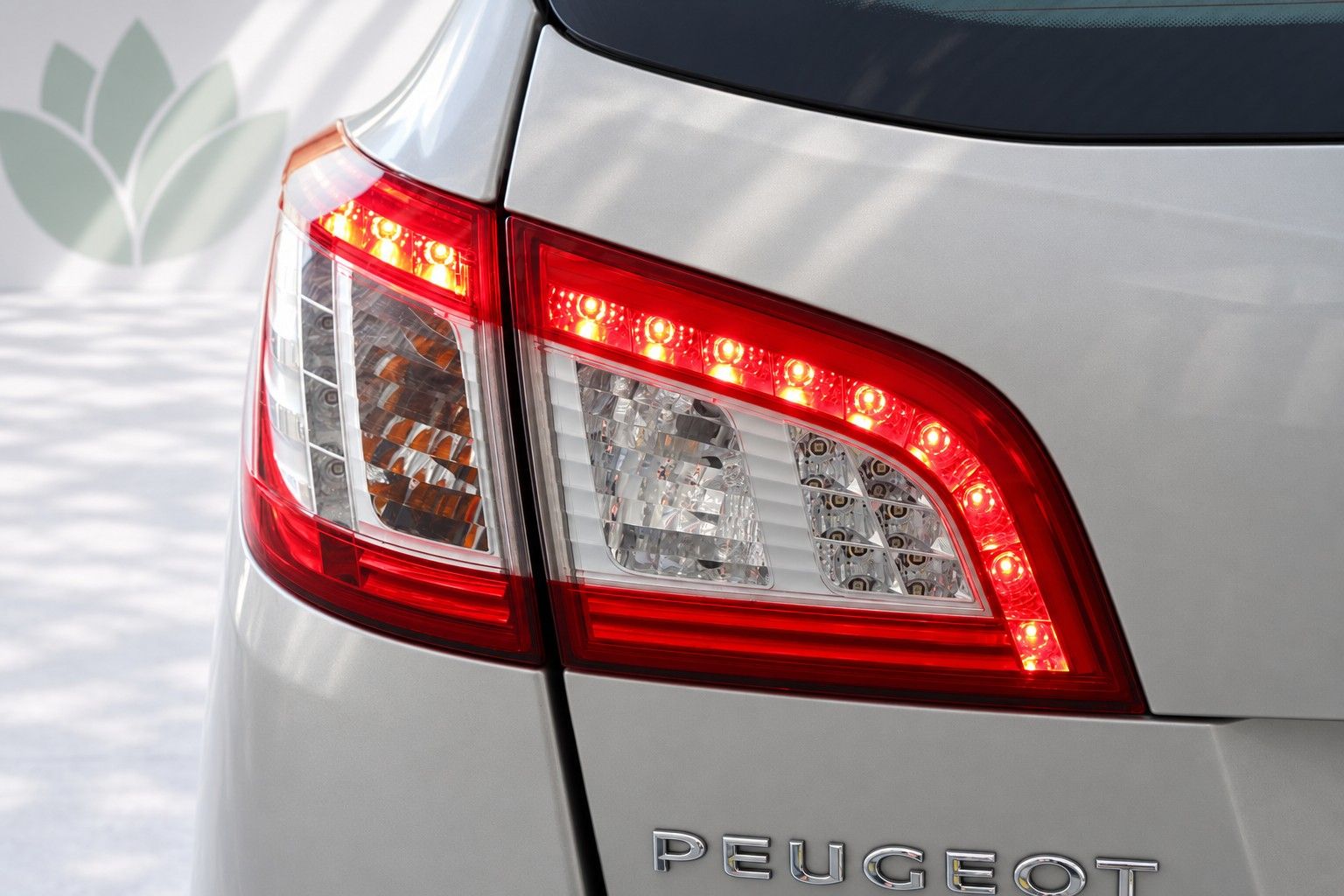 Peugeot 508 SW 1.6 e-HDi Active CMP6 — o que distingue