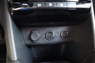 Peugeot 208 1.6 THP GTi - fotografia 20