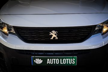 Peugeot Partner 1.5 BlueHDi Premium Longa - fotografia 9