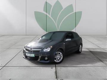 Opel Astra GTC 1.9 CDTI - fotografia 2