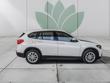 BMW X1 18 d sDrive Advantage Auto - fotografia 4
