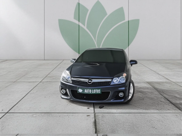 Opel Astra GTC 1.9 CDTI - fotografia 1