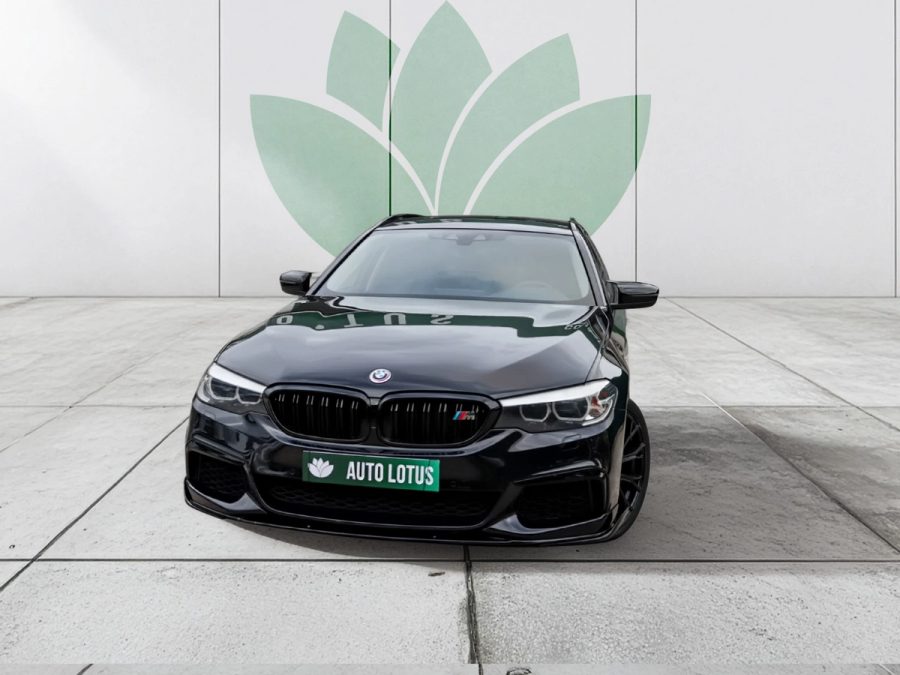 BMW 520 d xDrive Pack M Auto — fotografia 1