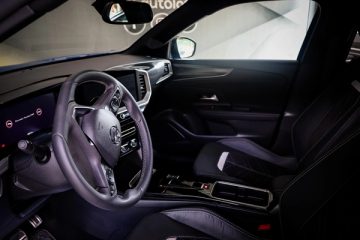 Opel Mokka 1.2 T Ultimate AT - fotografia 15
