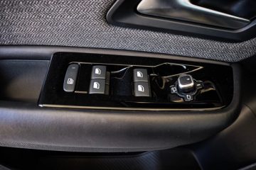 Citroën C5 X 1.6 Hybrid Plus e-EAT8 - fotografia 15