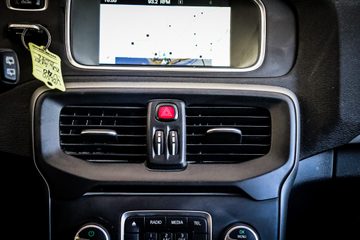 Volvo V40 2.0 D2 Momentum - fotografia 14