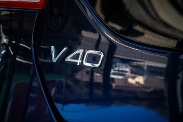 Volvo V40 2.0 D2 Momentum - fotografia 18