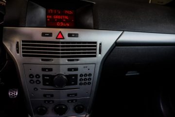 Opel Astra GTC 1.9 CDTI - fotografia 14