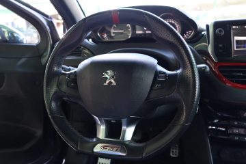 Peugeot 208 1.6 THP GTi - fotografia 8