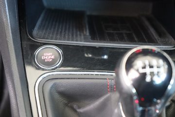 Seat Leon ST 2.0 TDI FR S/S - fotografia 27