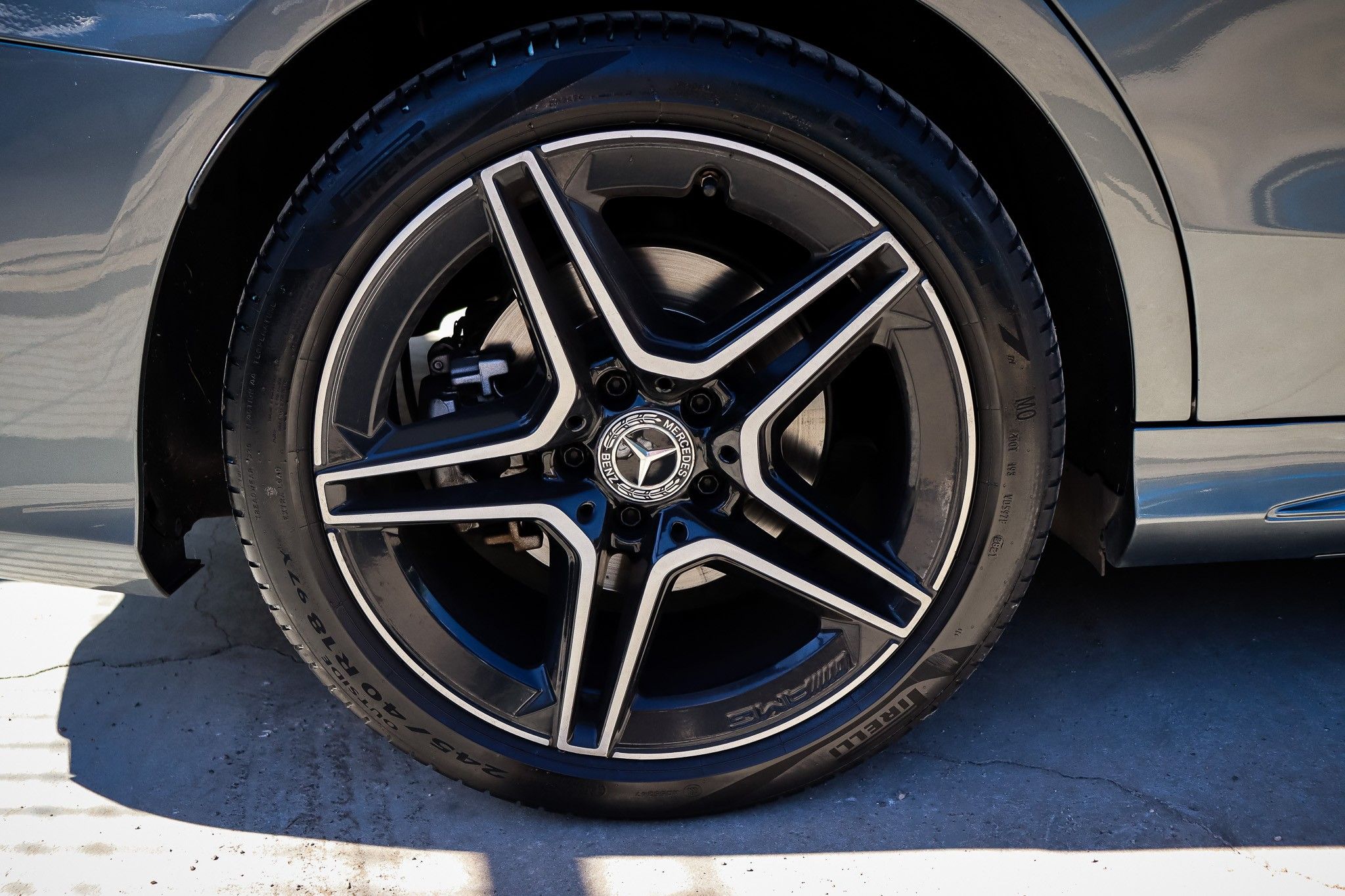 Mercedes Benz C 180 d AMG Line — o que distingue