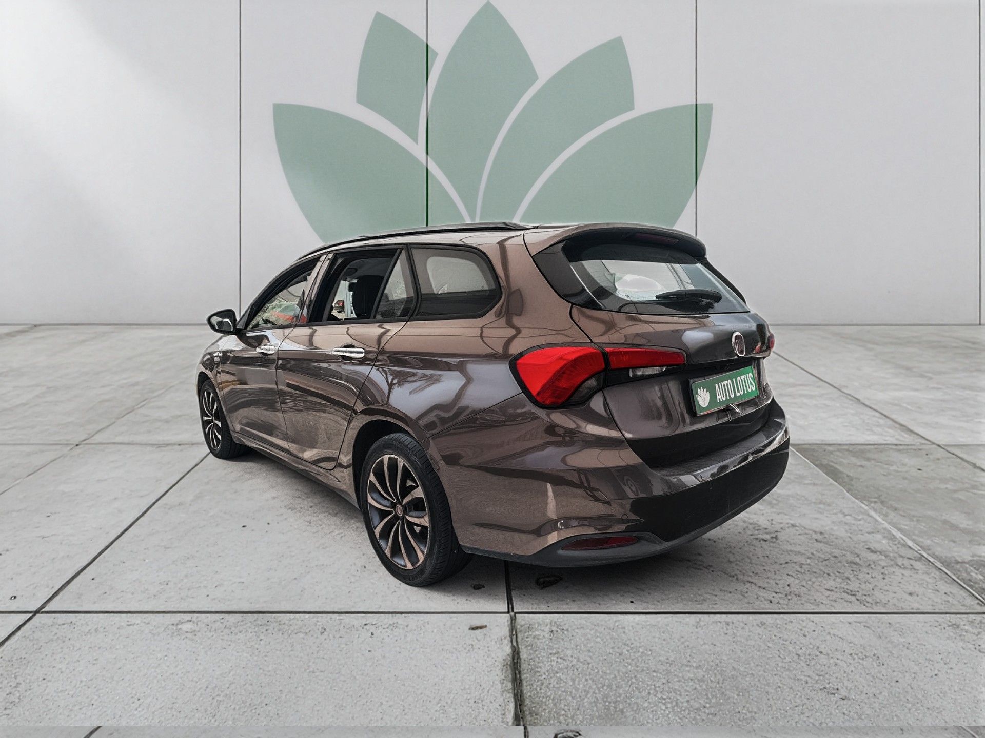 Fiat Tipo Station Wagon 1.6 M-Jet Lounge J17 DCT — o que distingue