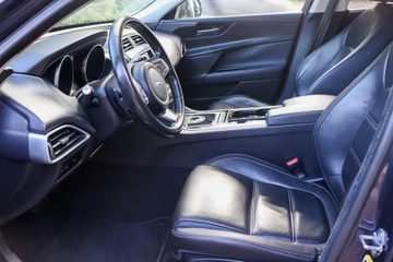 Jaguar XE 2.0 D Portfolio AWD Aut. - fotografia 21