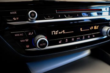 BMW 520 d xDrive Pack M Auto - fotografia 21