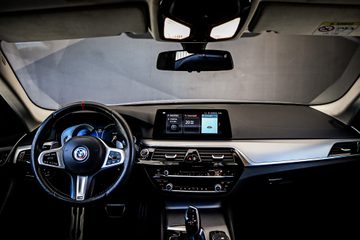 BMW 520 d xDrive Pack M Auto - fotografia 11