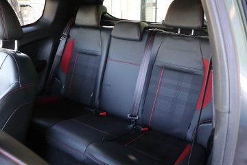 Peugeot 208 1.6 THP GTi - fotografia 16