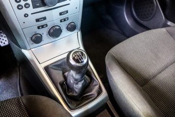 Opel Astra GTC 1.9 CDTI - fotografia 32