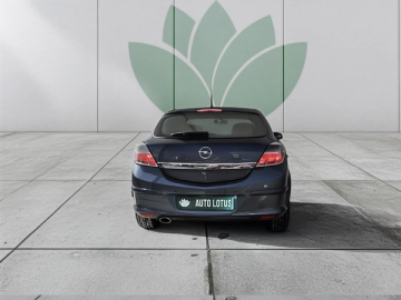 Opel Astra GTC 1.9 CDTI - fotografia 5