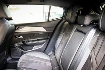 Peugeot 408 1.6 Hybrid GT e-EAT8 - fotografia 12