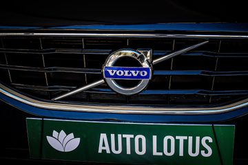 Volvo V40 2.0 D2 Momentum - fotografia 6