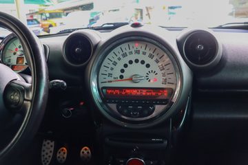 MINI Countryman Cooper D ALL4 - fotografia 32