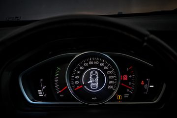 Volvo V40 2.0 D2 Momentum - fotografia 17