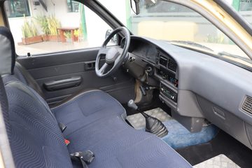 Toyota Hilux 2.4 D LN110L Cx Mad. C.E - fotografia 19