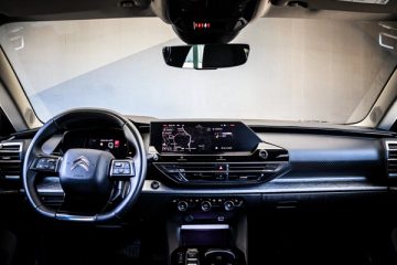 Citroën C5 X 1.6 Hybrid Plus e-EAT8 - fotografia 23