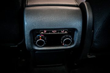 Seat Alhambra 2.0 TDI Style DSG - fotografia 48
