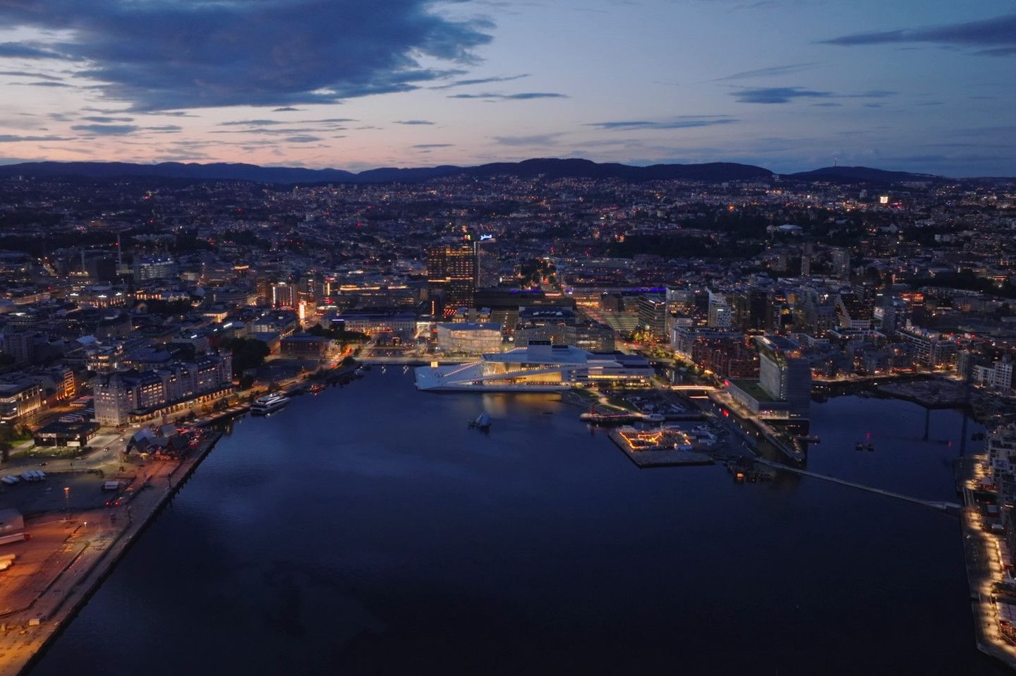 Boligprisene i Oslo har foreløpig steget med 6,8 % i 2025. Økonomene forventer prisvekst over hele landet.