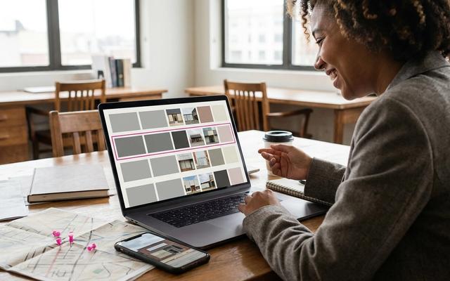 Responsable de marketing de franquicias revisando en un portátil un solo calendario de contenido con publicaciones locales para varias tiendas