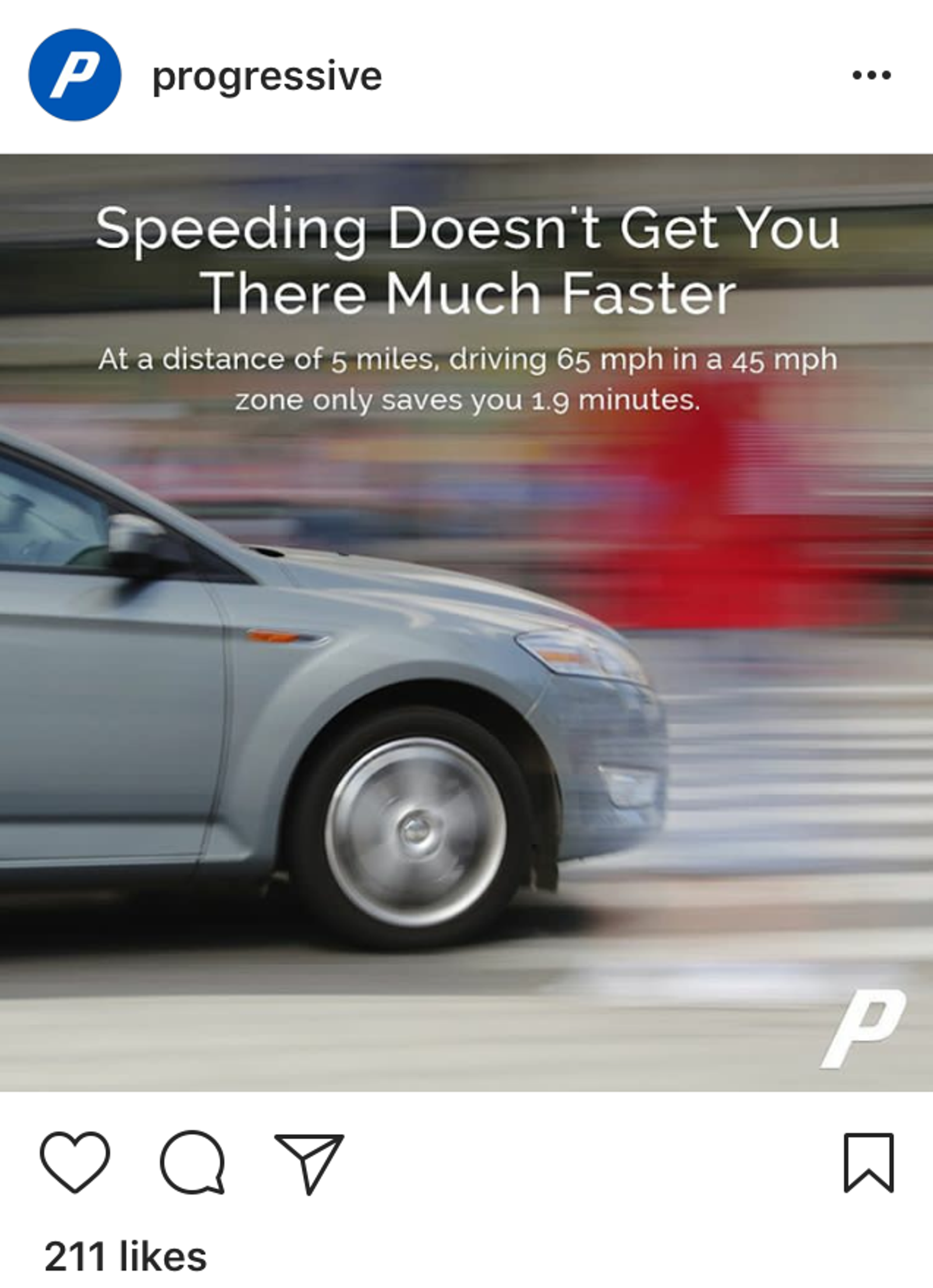 Publicación de Instagram de Progressive con un auto en movimiento y texto sobre el exceso de velocidad.