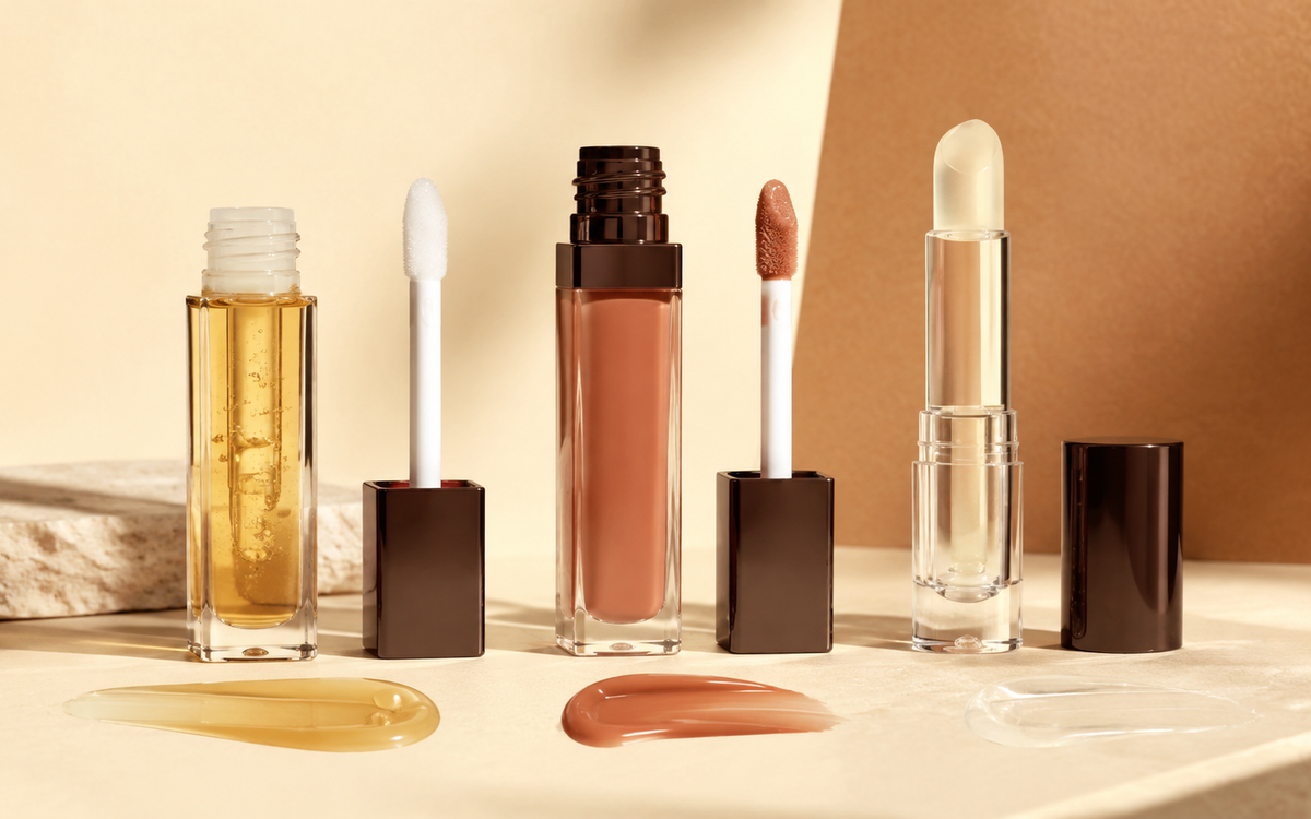 Lip oil, lip gloss and lip treatment packaging with different formula textures