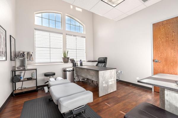 Peak Performance office with Leander chair