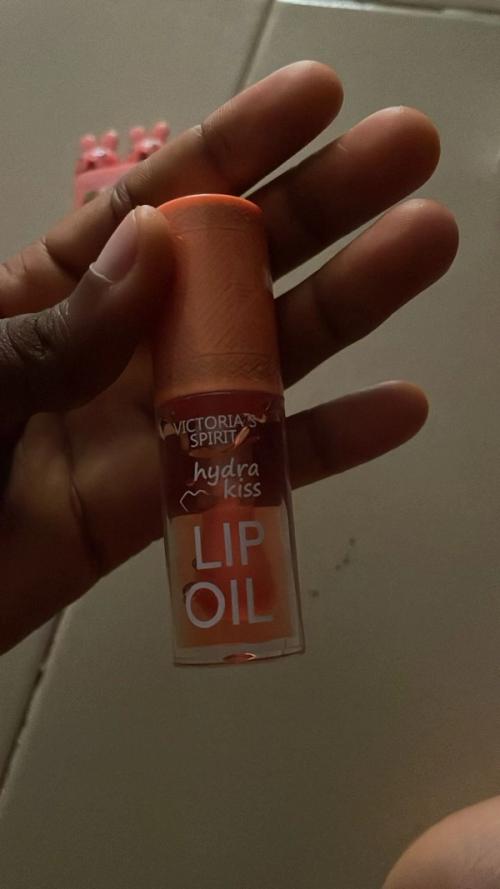 Victoria's Spirit Hydra Kiss Lip Oil.