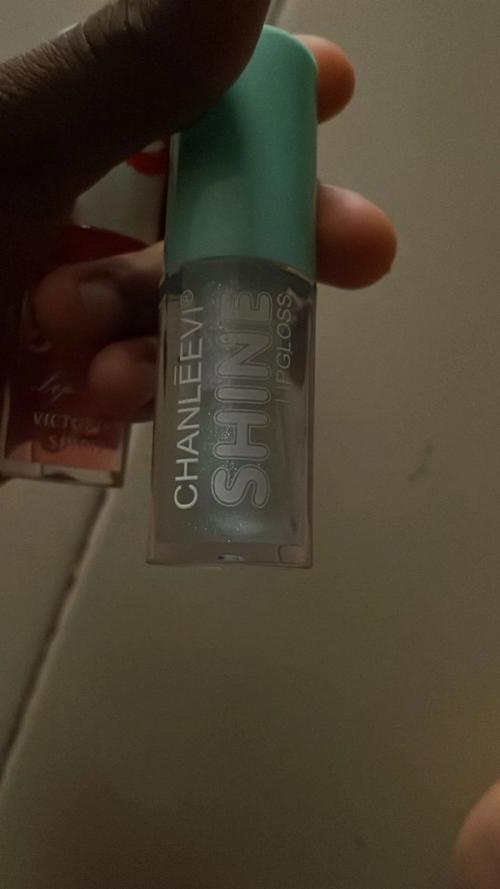 CHANLĒEVI SHINE Lipgloss.