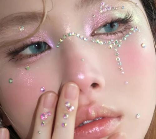 Laser Face Gemstone Set.