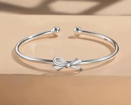 Simple Personality Bow Bracelet.