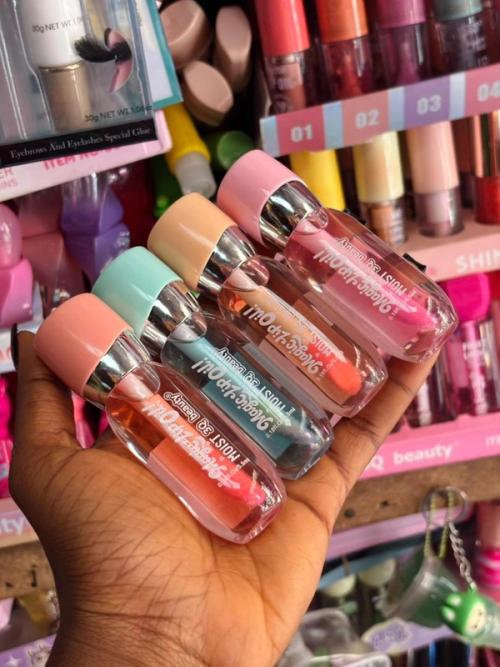 Moist 3Q Beauty Lip Oil.