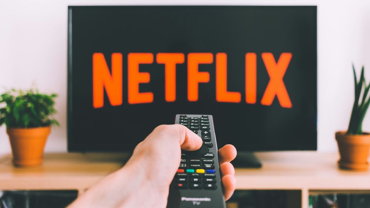 Roku Blinking White Light? What It Means and How to Fix It